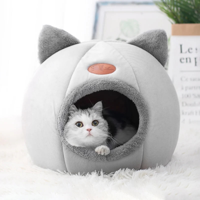 Cozy Winter Pet Cave – Deep Sleep Bed for Cats & Small Dogs