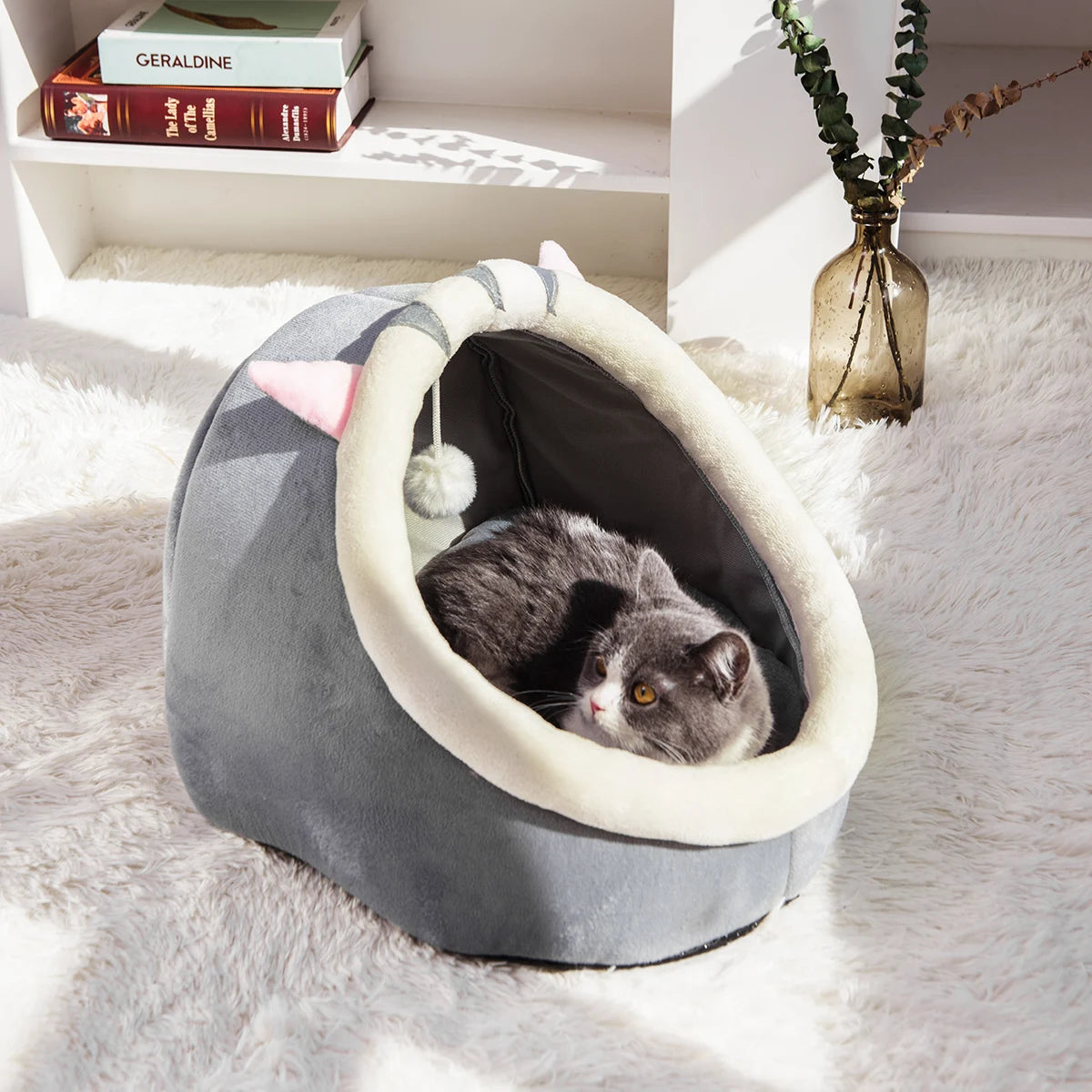 Cute & Cozy Semi-Closed Cat Bed (All-Season)